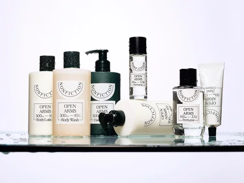 「NONFICTION | Global Store」のキャプチャ画像